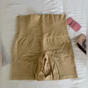 Tummy Targeting Seamless High-Waist Shapewear Shorts XL Nude